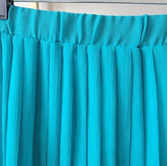 Teal High Low Pleated Skirt by Target Xhilaration Women's Size Medium! - Picture 3 of 11